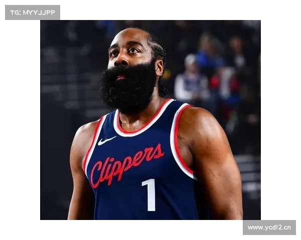 NBA历史上单场打出60+10+10+5三分的球员：约基奇、哈登